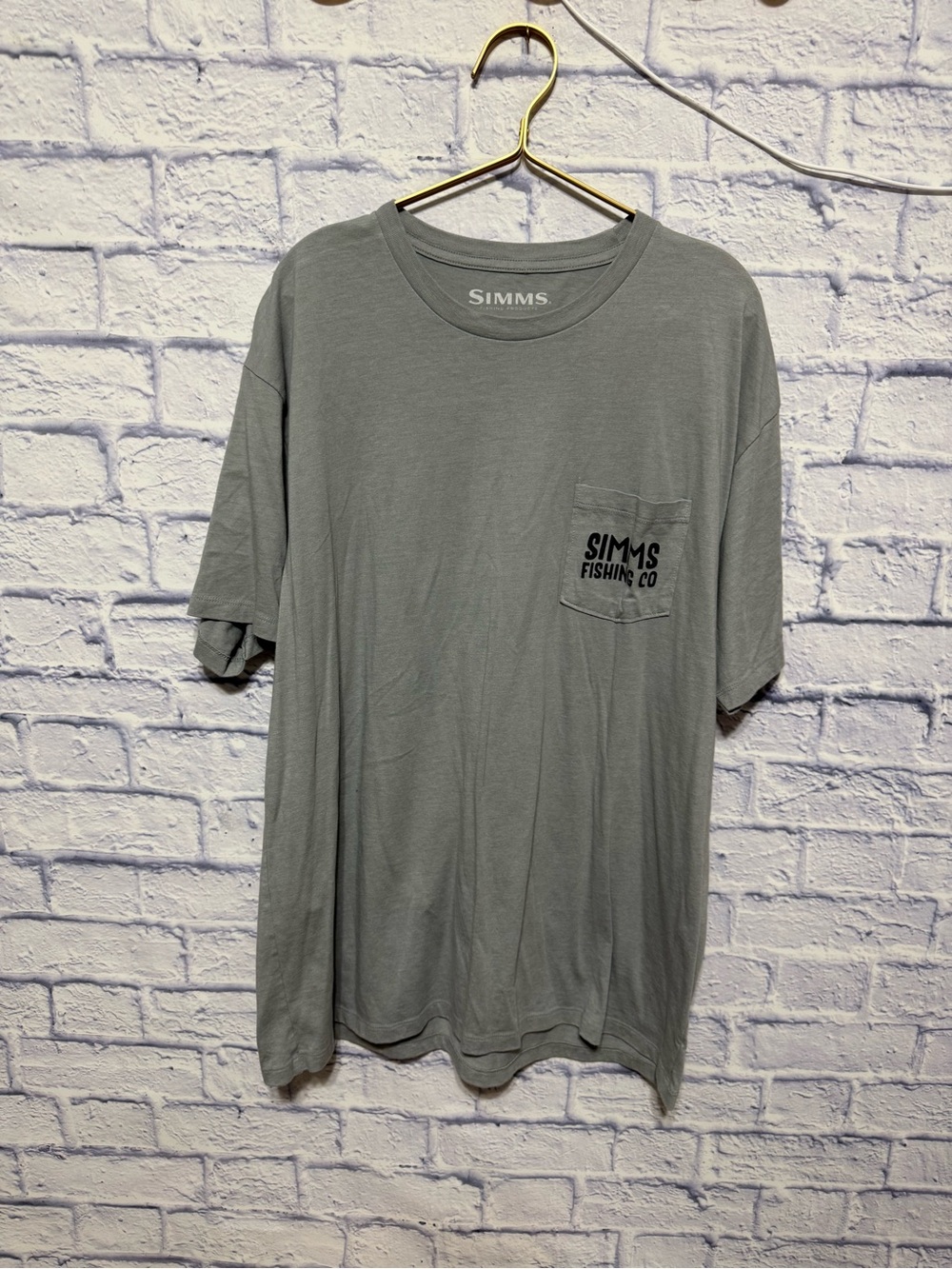 Simms fishing co T-Shirt Men’s XL 
Pre owned excellent condition